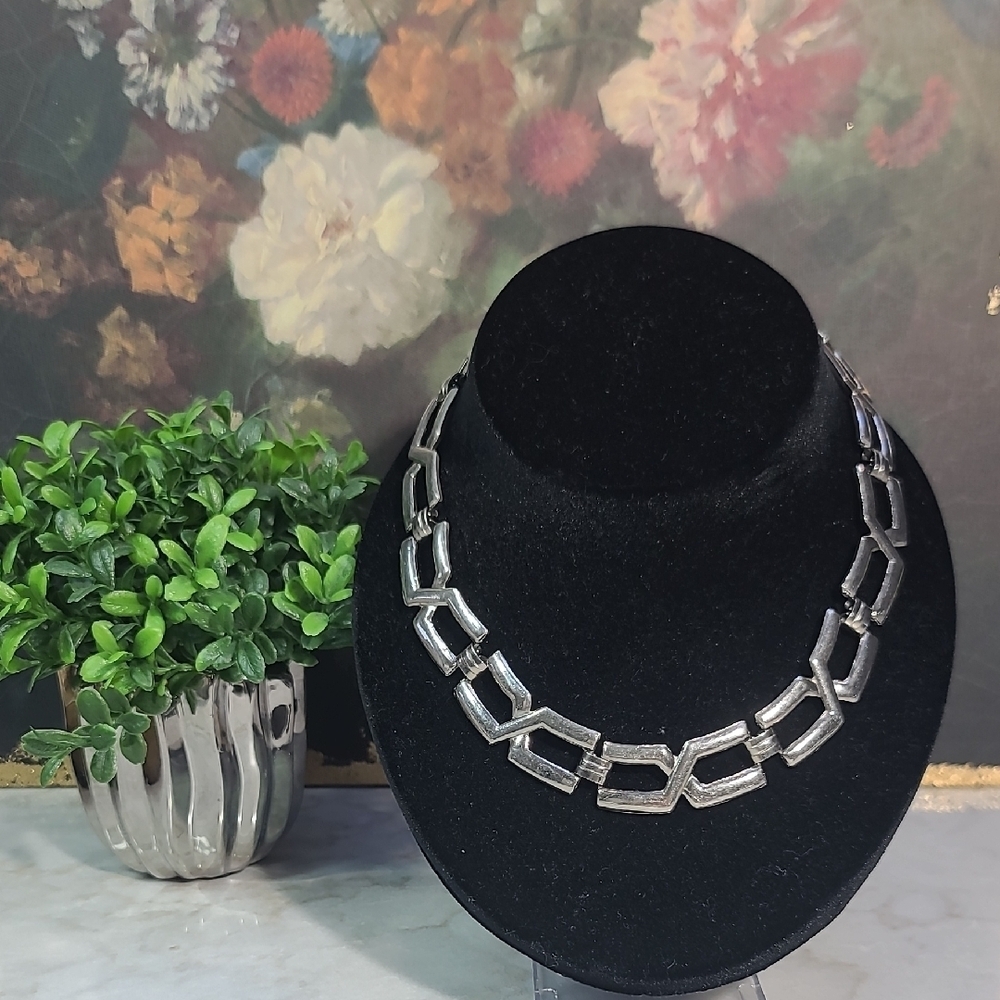 Elegant SilverTone Chocker Chain Necklace